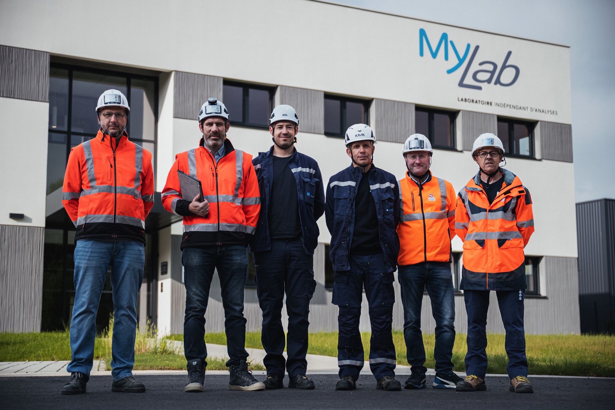 Collaborateurs de GTIE Rennes en synergie avec les équipes du groupe VINCI Energies sur le site MyLab